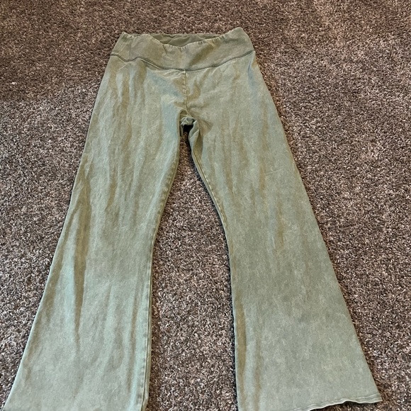 aerie Pants & Jumpsuits Aerie Green Wide Legged Yoga Pants Poshmark